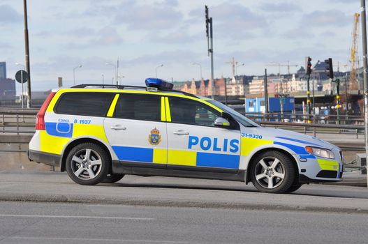 A swedish policecar, volvo v70.