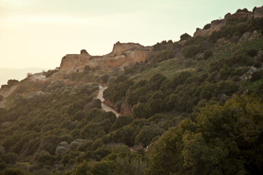 Nimrod Fortress National Park - an ancient fortress located on a hill (800 m above sea level) in the Upper Galilee in the foothills of the Hermon stream Banias.
Elder Nimrod fortress hosted by Richard the Lionheart, in front of which he ordered his soldiers to commit suicide, while Richard prayed, asking it to stop