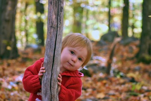 Photographie d'enfants à l'extérieur en lumière naturelle