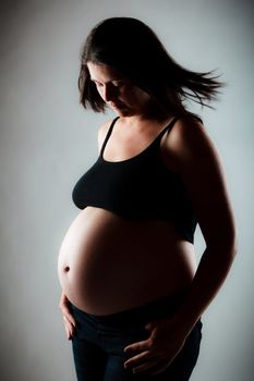 32 weeks pregnant woman