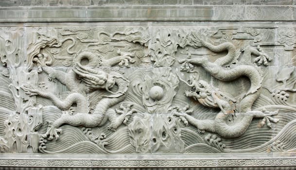 dragon's relief : chinese royal totem