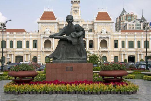 Statue of Ho Chi Minh and Peoples Committee Building, Saigon