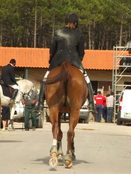 Woman after falling a horse 