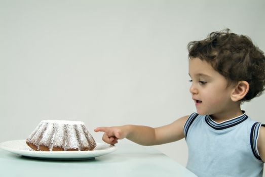 child and coffe cake 