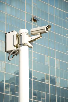 Independent security cameras Outside the modern city
