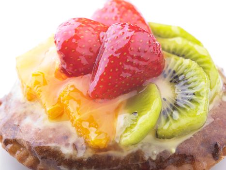 Jelly Cake with Strawberry Kiwi and Orange