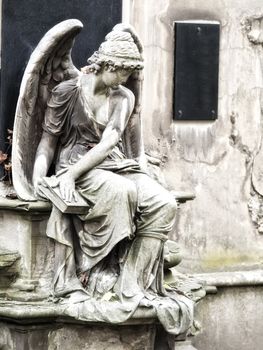 angel statue 