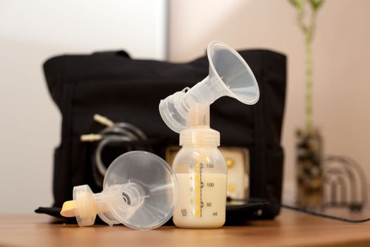 Electric human breast milk pump for newborn babies
