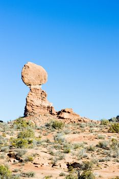 Balanced Rock, Arches National Park, Utah, USA