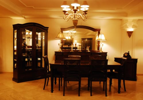 Clasic Dining Room and Dinner Table