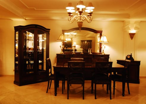 Clasic Dining Room and Dinner Table