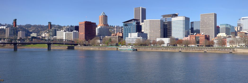 Portland OR. skyline panorama and the Willamette river.