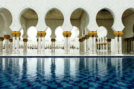 pond of Grand Mosque in Abu Dhabi