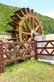 Wooden wheel of an old water mill