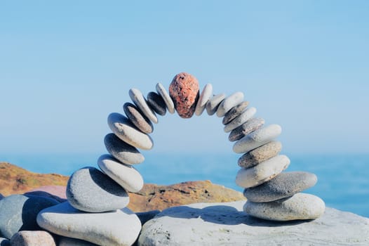 Curve arc of the pebbles on the boulders