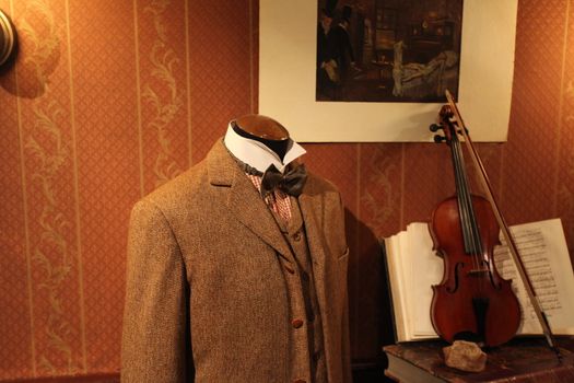 Mannequin and violin   fashion
