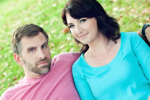 Portraite of a happy couple outdoors in the park 