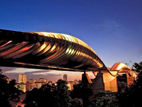 Singapore henderson wave bridge at dusk