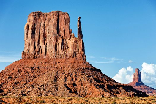 horizontal view of Monument Valley, usa