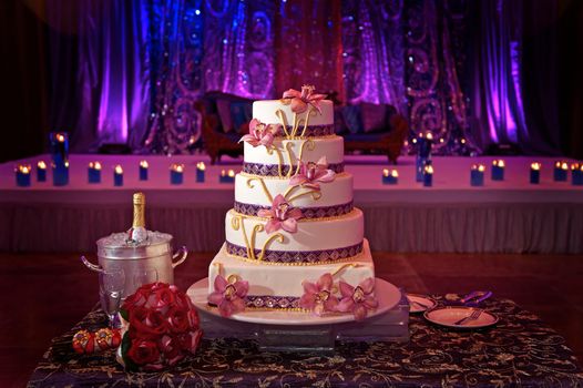 Image of a beautiful wedding cake at wedding reception