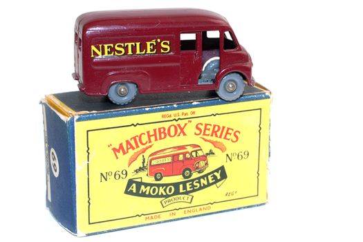 matchbox 1-75 die cast car, mint in box