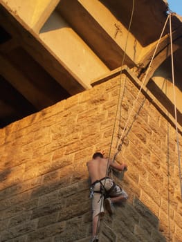 Bridge climbing 