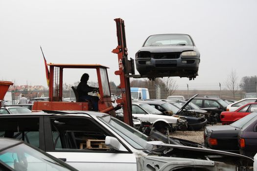 scrap yard for car recycling