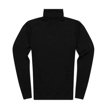 Black long-sleeved T-shirt