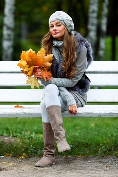 autumn woman portret in park