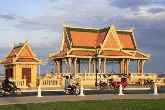 Sisowath Quay, city center of Phnom Penh, Cambodia