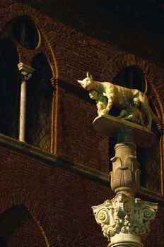 Like Rome also Siena has his legend. The legeng tells that two twins, Senio and Aschio, neohewes of Remo, escaped from Rome with a sculpture of a she wolf, symbol of Rome and founded Siena