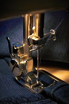 sewing machine and item of clothing