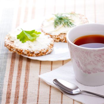 diet breakfast with tea and corn bread