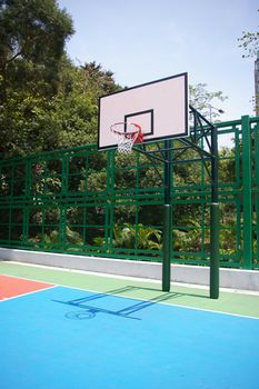 Basketball hoop