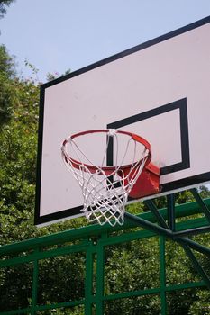 Basketball hoop