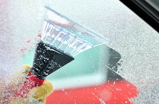 cleaning car windows