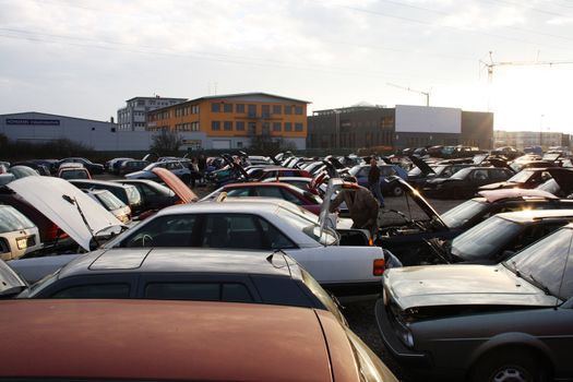 scrap yard for car recycling