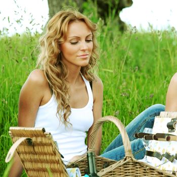 very fun girlfriends on picnic 