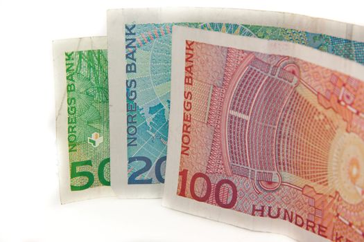 Picture of some norwegian money, three notes at 200, 100 and 50