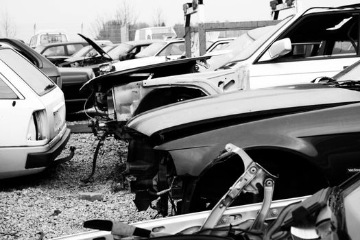 scrap yard for car recycling