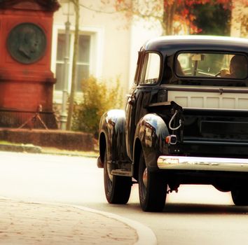 black old-timer pick up in retro look design