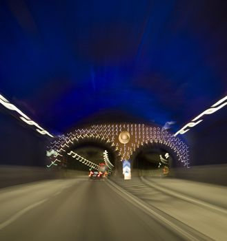 Moving traffic in a car tunnel