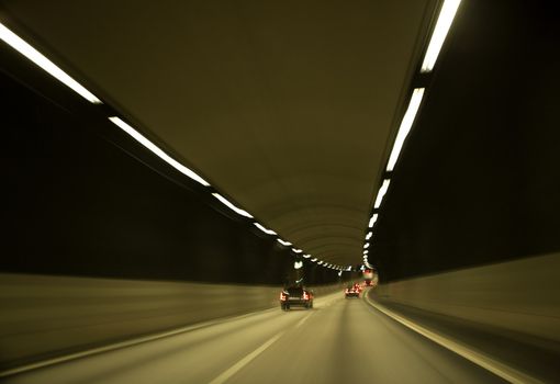 Moving traffic in a car tunnel