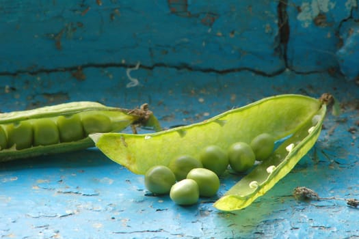 The image of green peas