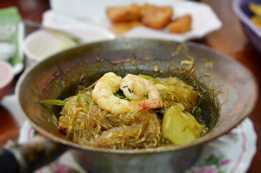 vermicelli shrimp with ginger & pepper sauce