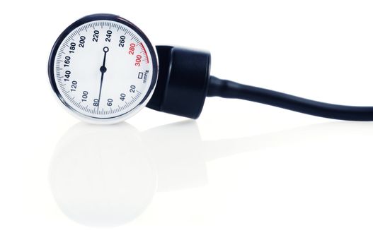 Medical tool for blood pressure measuring with reflection