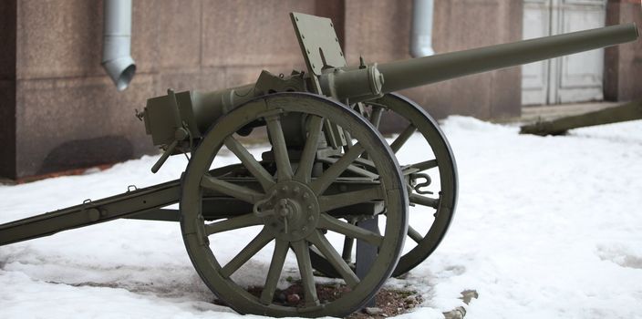 lightweight field cannon