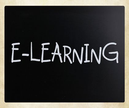 "E-learning" handwritten with white chalk on a blackboard