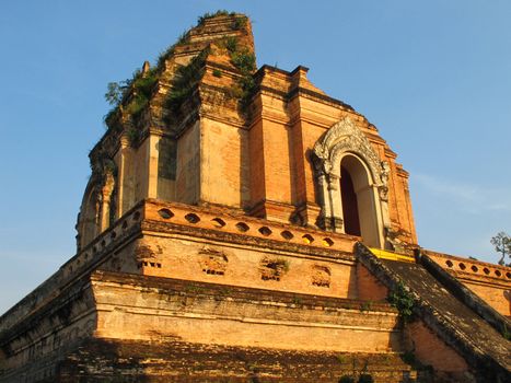 Wat Chedi Luang in Chiang Mai Thailand in the evening