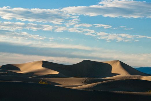 Majestic dunes at dusk in Stovepipe Wells in Mesquite Flats